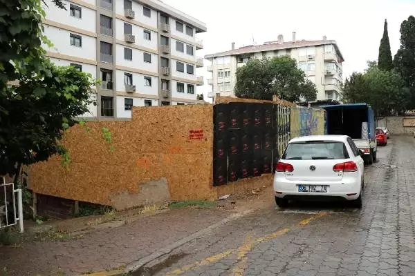 Kadıköy'de inşaat kazısından tarihi Roma kalıntıları çıktı Kadıköy'de inşaat kazısından tarihi Roma kalıntıları çıktı