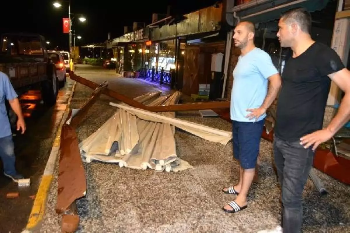 Kuzey Ege sahillerinde fırtına hayatı olumsuz etkiledi