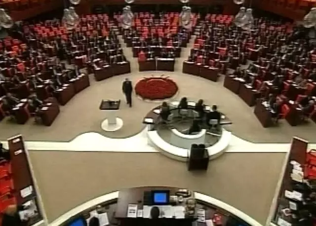 Mecliste İYİ Partili ve HDP'li vekil arasında terör tartışması
