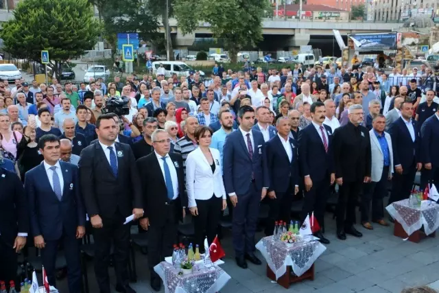 Srebrenitsa soykırımında hayatını kaybedenler Kartal'da anıldı Srebrenitsa soykırımında hayatını kaybedenler Kartal'da anıldı