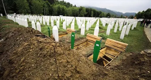 Srebrenitsa soykırımının 33 kurbanı 24 sene sonra defnedilecek
