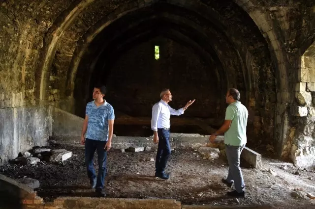 Tarsus'taki 700 yıllık kervansaraylar restore edilip turizme kazandırılacak Tarsus'taki 700 yıllık kervansaraylar restore edilip turizme kazandırılacak