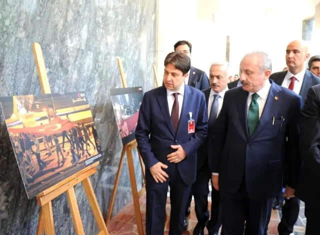 TBMM Başkanı Şentop, İhlas Haber Ajansı'nın 15 Temmuz Sergisi'ni gezdi