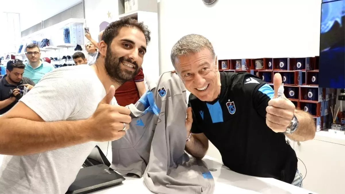 Trabzonspor Başkanı Ahmet Ağaoğlu'na futbolculardan sürpriz