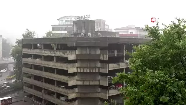 Zonguldak'ta şiddetli yağış sonrası yolla göle döndü