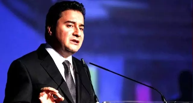 Ali Babacan yeni parti kurma kararını erteledi mi?