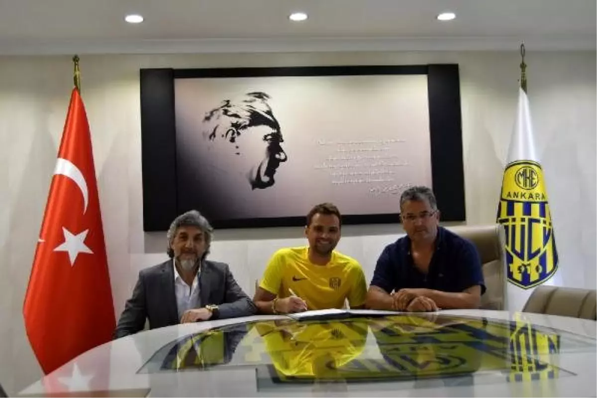 Ankaragücü'nde Ante Kulusic'in sözleşmesi uzatıldı