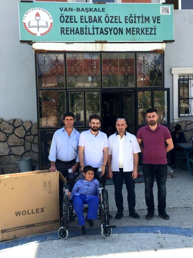 Hakkari�den Başkale�ye tekerlekli sandalye desteği Haberler