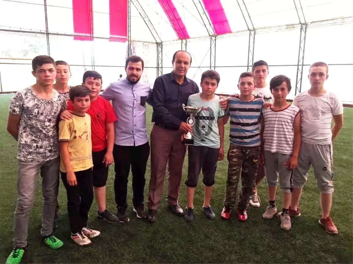 Hisarcık'ta Halı Saha Futbol Turnuvası