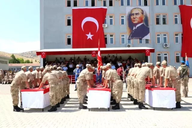 Kısa dönem jandarma erlerin yemin töreni heyecanı