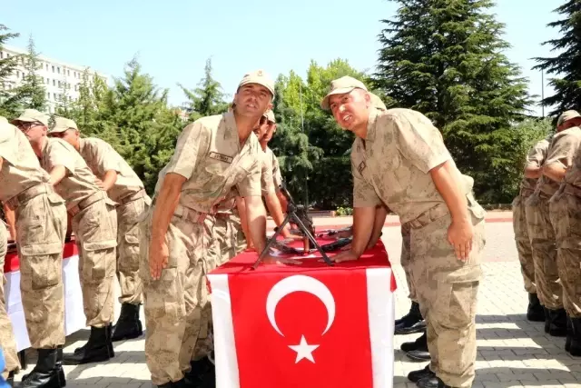 Kısa dönem jandarma erlerin yemin töreni heyecanı