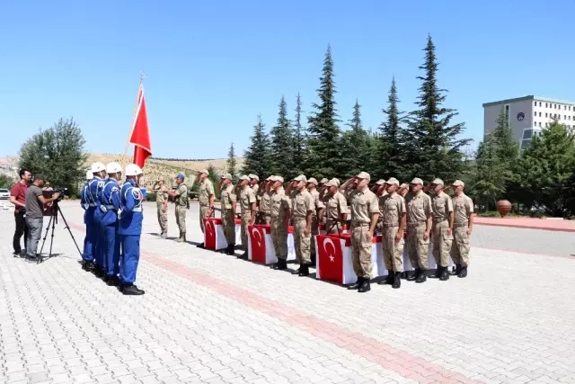 Kısa dönem jandarma erlerin yemin töreni heyecanı