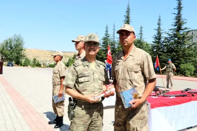Kısa dönem jandarma erlerin yemin töreni heyecanı