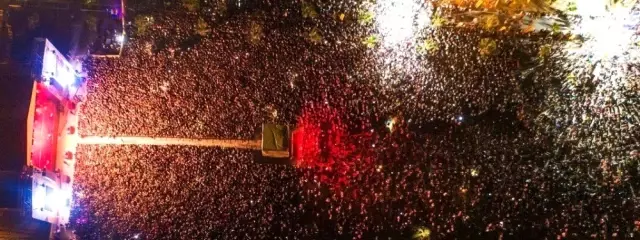Kuşadası Gençlik Festivali'nde üçlü düet