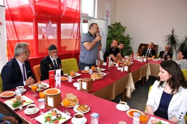 OMÜ yönetimi şehit yakınları ve gazileri ağırladı