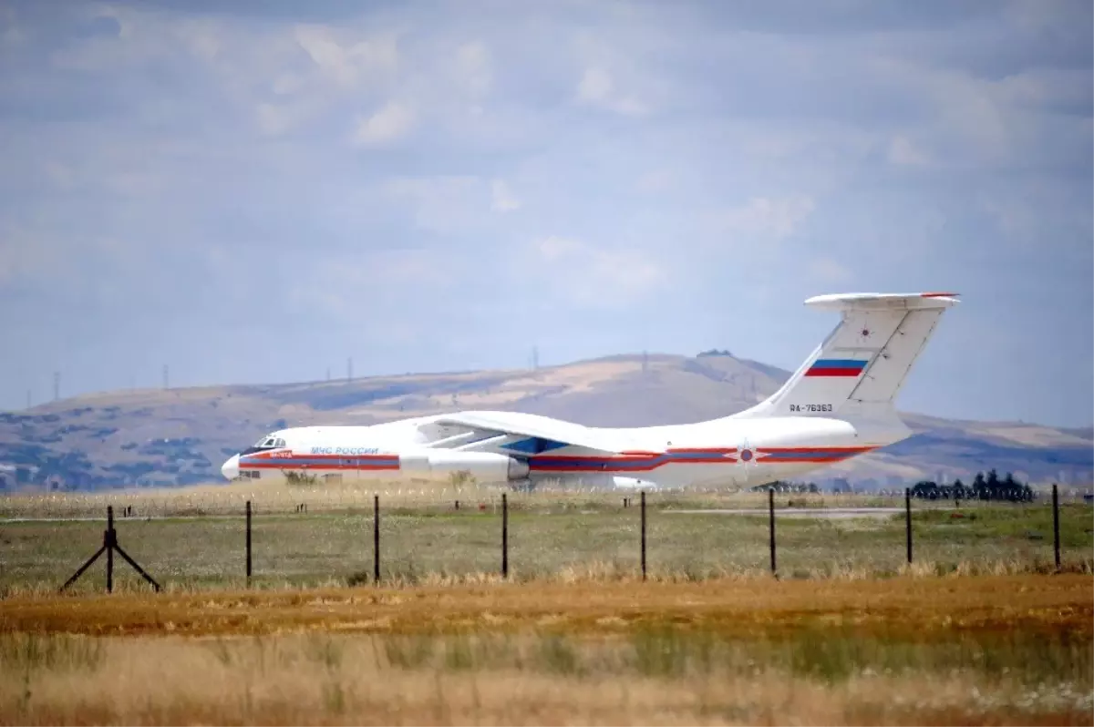 S-400'lerin birinci grubunu Ankara'ya getiren uçak İHA tarafından görüntülendi
