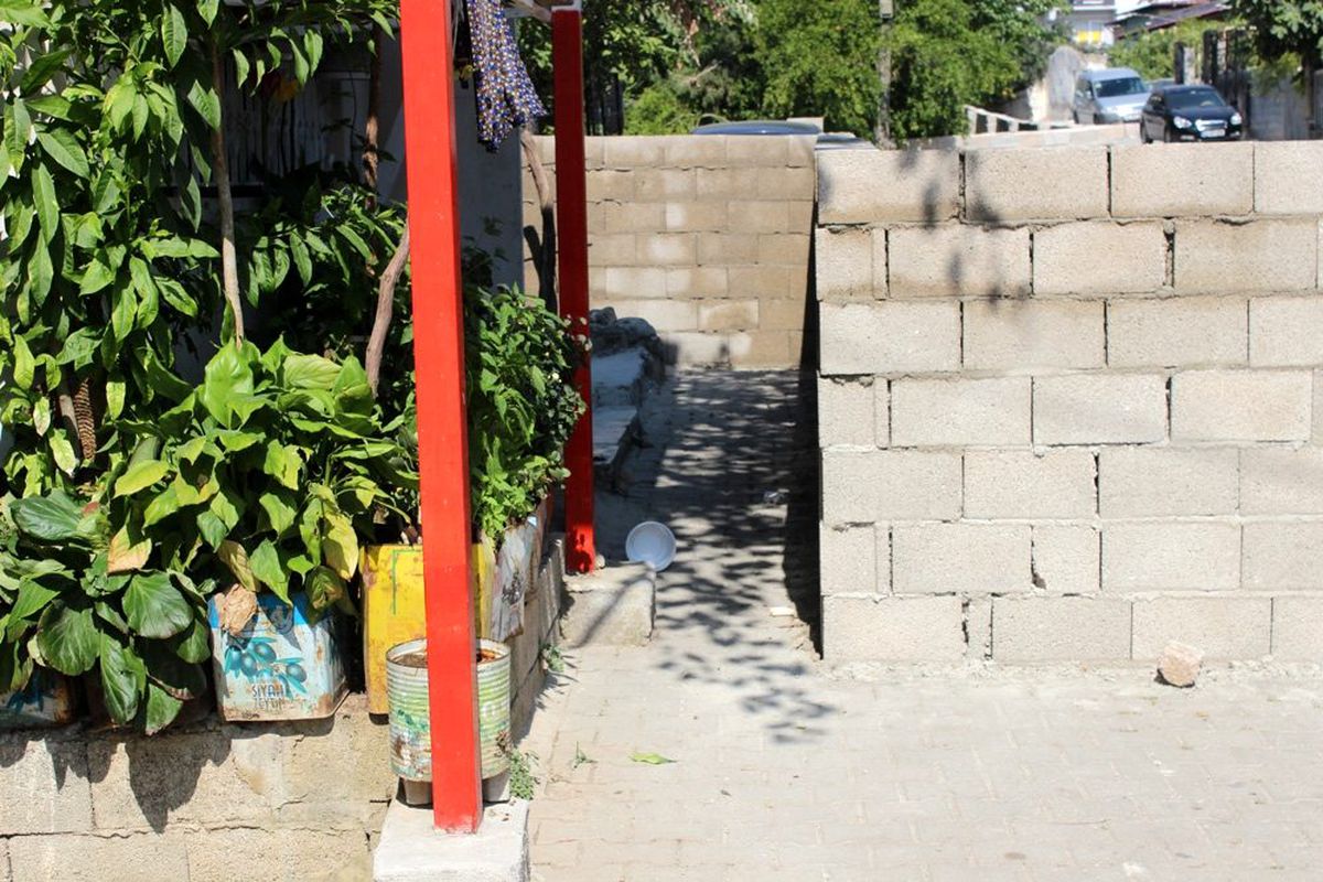 'Tapulu malım' dedi, sokağa duvar ördü