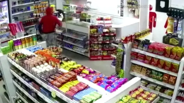 Tuzla'da etekli, pompalı tüfekli soyguncular kamerada