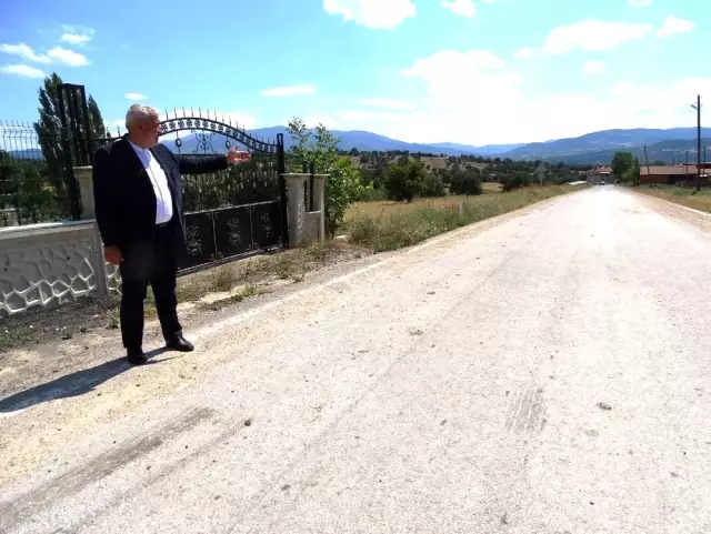 İşte CHP'li Kasap'ın 'asfaltsız' dediği yol İşte CHP'li Kasap'ın 'asfaltsız' dediği yol
