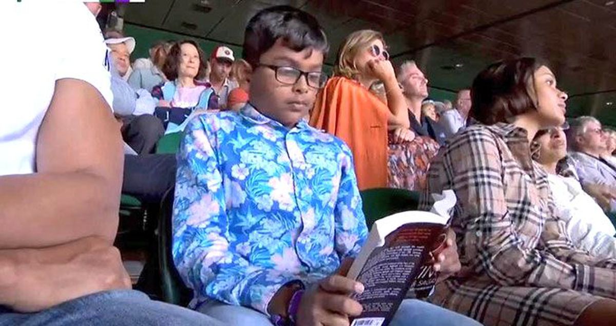 Nadal-Federer maçında kitap okuyan çocuk sosyal medyada gündem oldu