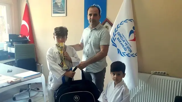 Şampiyon Karateci Müdüre konuk oldu