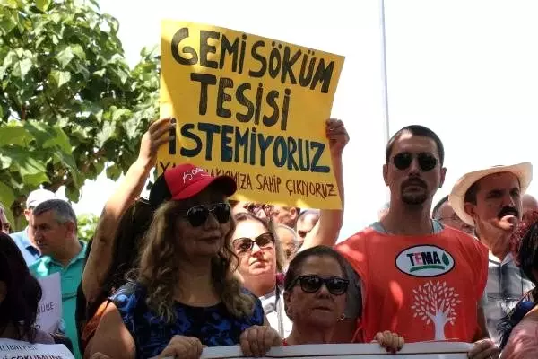 Zonguldak'ta 'gemi söküm tesisi istemiyoruz' eylemi Zonguldak'ta 'gemi söküm tesisi istemiyoruz' eylemi