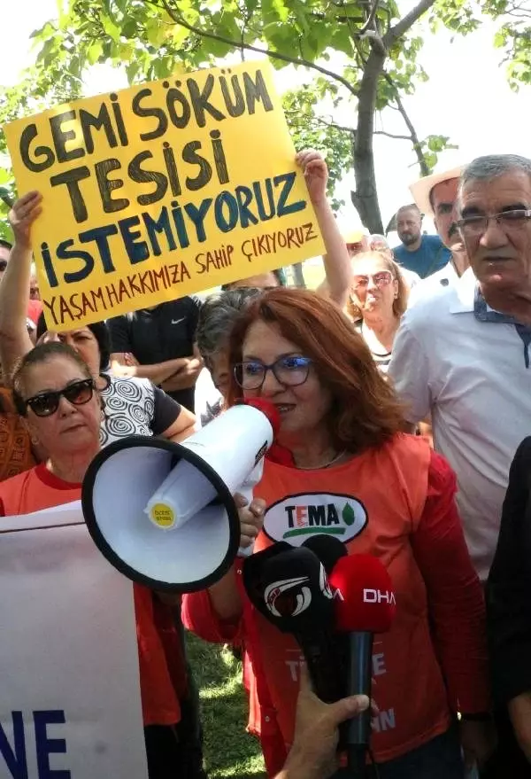 Zonguldak'ta 'gemi söküm tesisi istemiyoruz' eylemi Zonguldak'ta 'gemi söküm tesisi istemiyoruz' eylemi
