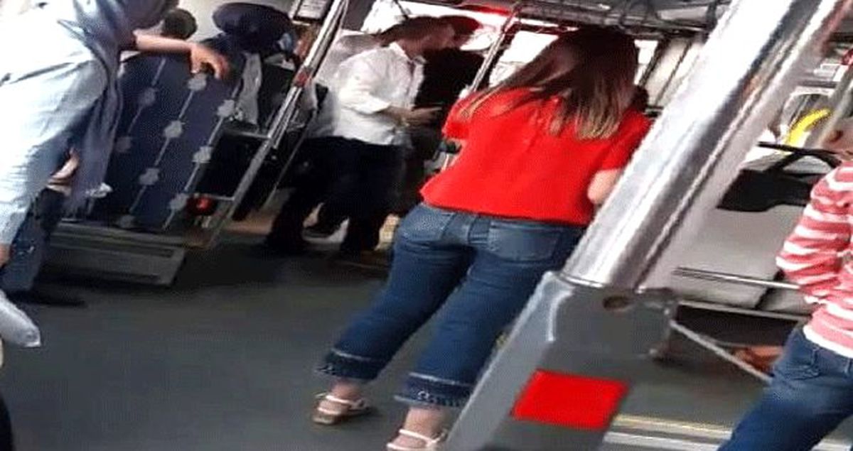 İstanbul Ümraniye'de şoförlerin sopalı kavgası kameraya yansıdı!