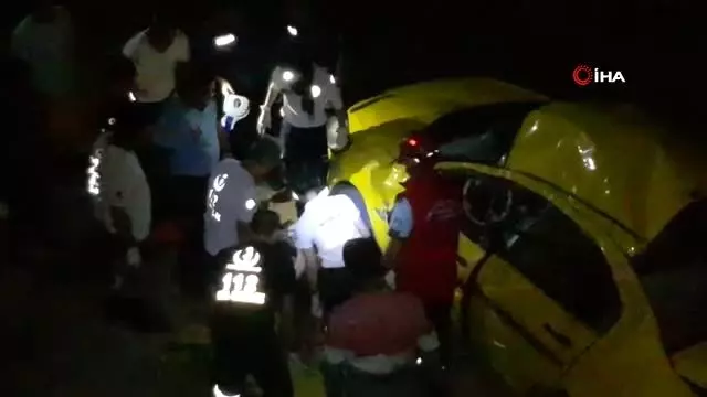 Kazada yaralanan küçük kızın 'baba' feryadı yürek dağladı Kazada yaralanan küçük kızın 'baba' feryadı yürek dağladı