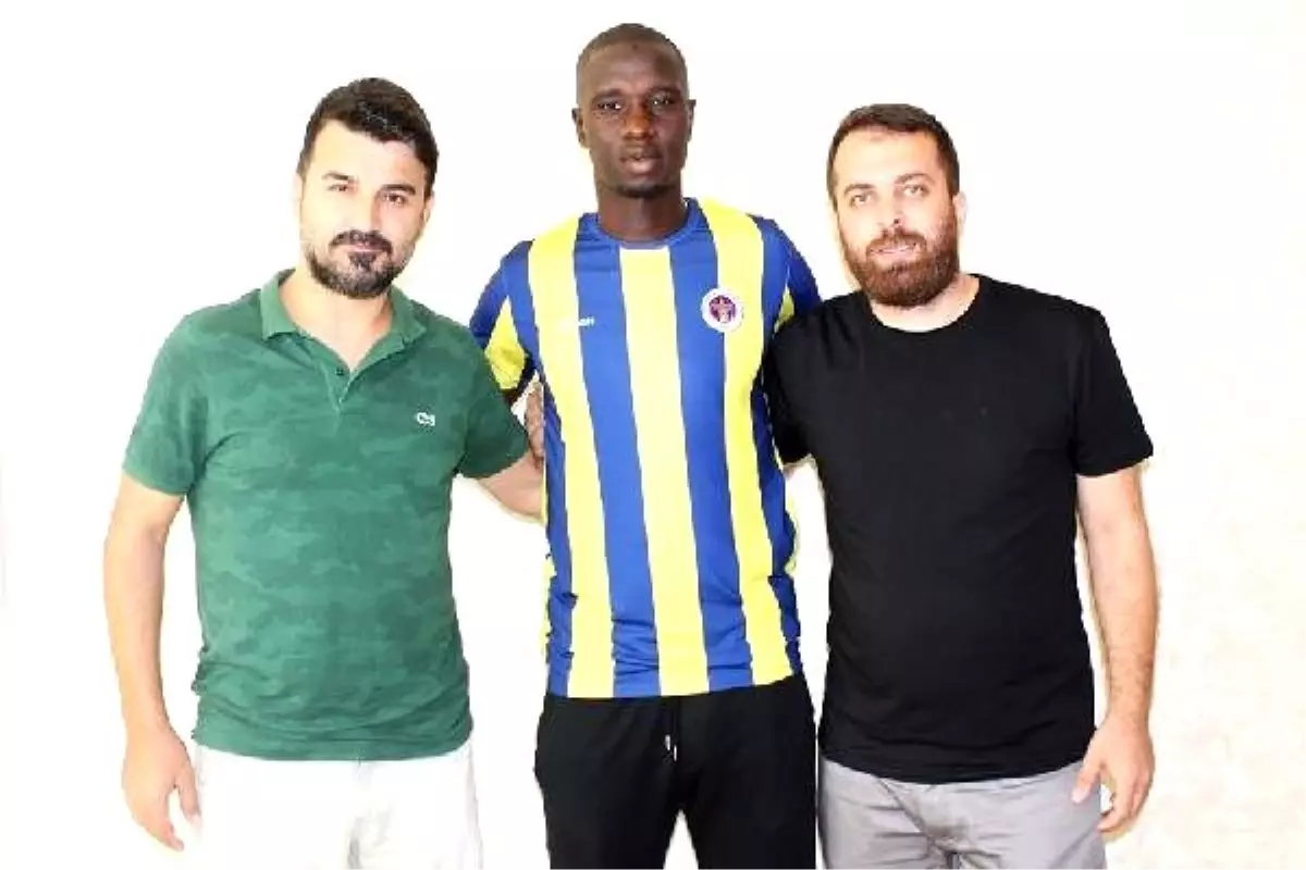 Menemenspor'a Fransız stoper