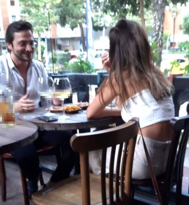 Oyuncu Ahmet Kural bir kadınla yemek yerken görüntülendi