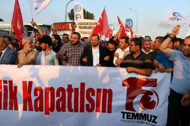 15 Temmuz darbe girişiminin yıldönümünde İncirlik üssüne yürüdüler 15 Temmuz darbe girişiminin yıldönümünde İncirlik üssüne yürüdüler