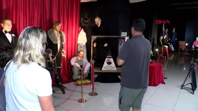 ANTALYA Mezarları açılan 'Timur' ve 'Korkunç İvan'ın balmumu heykeli yapıldı