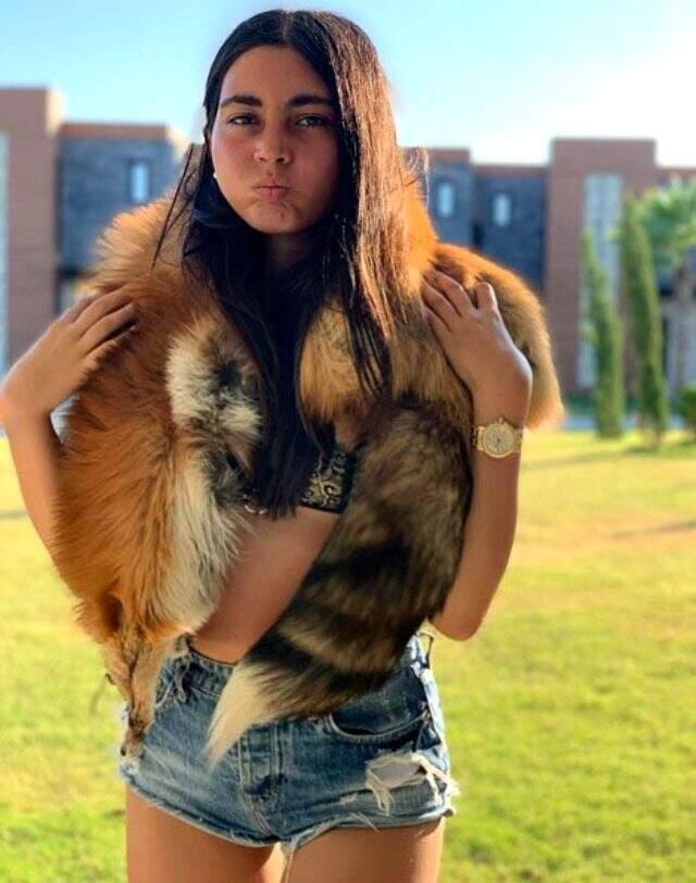 Bahar Candan'ın gerçek kürk olduğu söylenen paylaşımlarına tepki yağdı