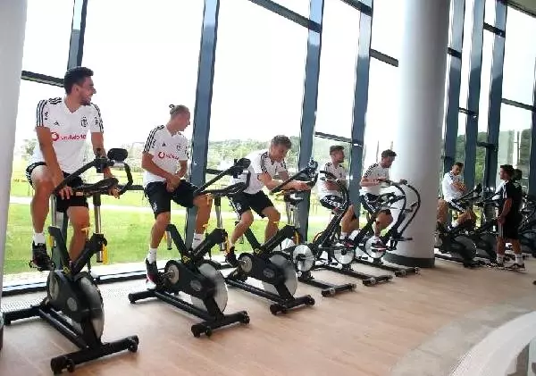 Beşiktaş salonda çalıştı Beşiktaş salonda çalıştı