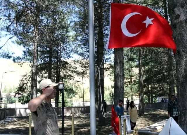 Bitlis'te 15 Temmuz şehitleri anıldı Bitlis'te 15 Temmuz şehitleri anıldı