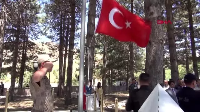 Bitlis'te 15 Temmuz şehitleri anıldı Bitlis'te 15 Temmuz şehitleri anıldı