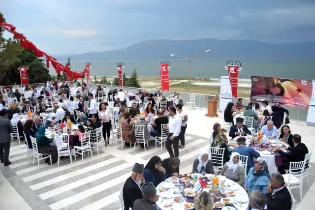 Burdur' da 290 şehit yakını, gazi ve gazi yakını Milli Bilik günü etkinliğinde bir araya geldi Burdur' da 290 şehit yakını, gazi ve gazi yakını Milli Bilik günü etkinliğinde bir araya geldi