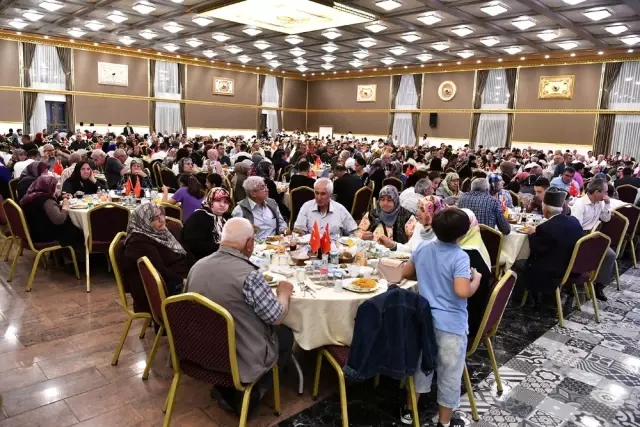 Isparta'da şehit ve gazi aileleri yemekte bir araya geldi