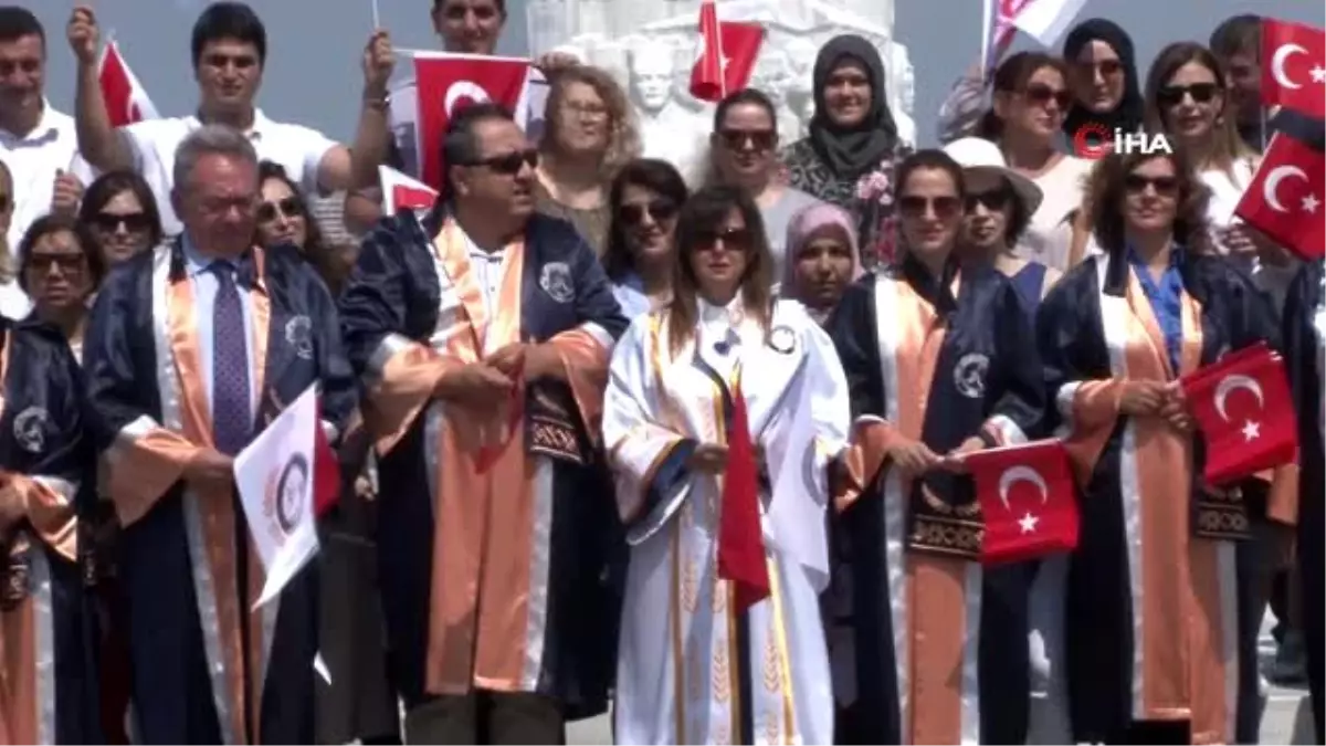 İzmir'de 15 Temmuz şehitleri anıldı