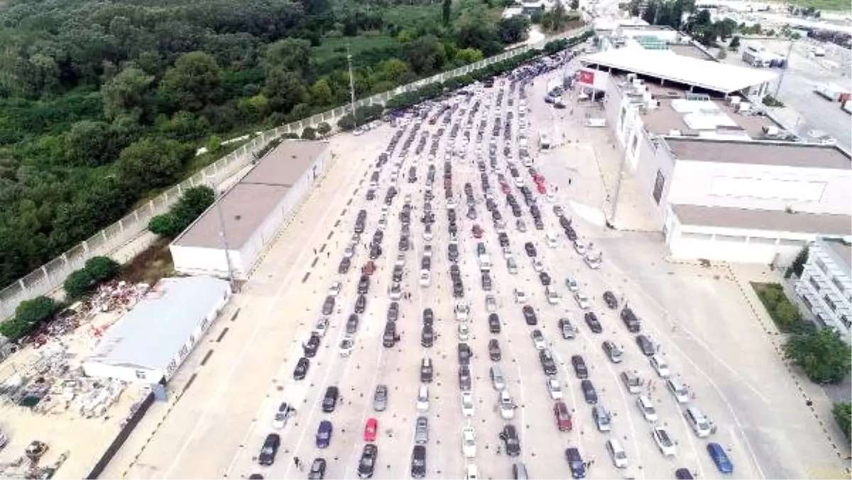 Kapıkule'de gurbetçi yoğunluğu