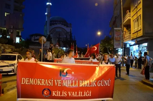Kilis'te Milli Birlik Yürüyüşü'ne binlerce kişi katıldı Kilis'te Milli Birlik Yürüyüşü'ne binlerce kişi katıldı