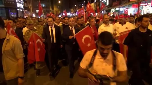 Kilis'te Milli Birlik Yürüyüşü'ne binlerce kişi katıldı Kilis'te Milli Birlik Yürüyüşü'ne binlerce kişi katıldı