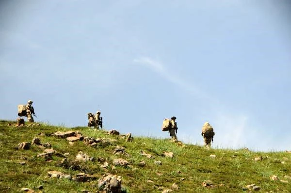 PKK'lıların tuzakladığı patlayıcı infilak etti 2 kardeş öldü (2