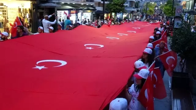 Samsun 15 Temmuz şehitleri için yürüdü Samsun 15 Temmuz şehitleri için yürüdü