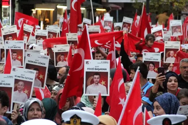 Samsun 15 Temmuz şehitleri için yürüdü Samsun 15 Temmuz şehitleri için yürüdü