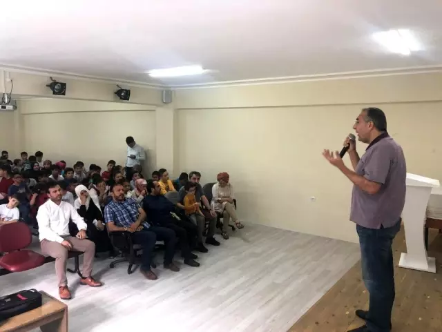 Türkeli'de Şair Yazar Gençlik Buluşması söyleşisi