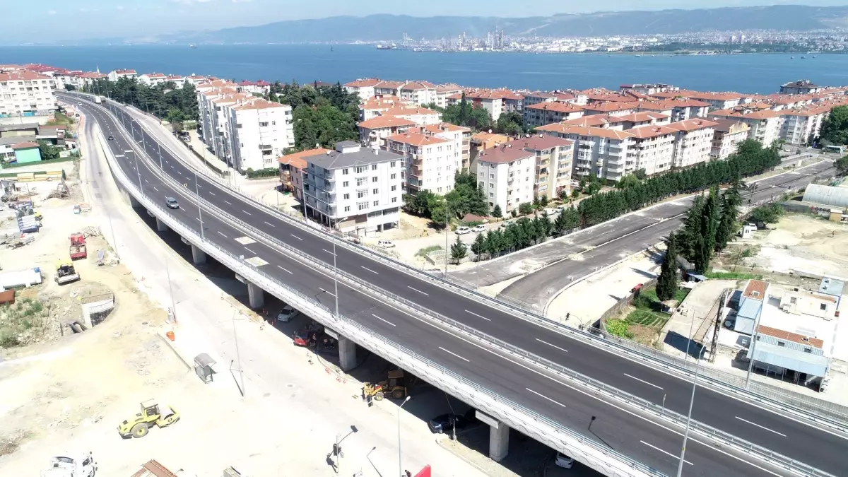 Yüzbaşılar Kavşağı'nda bağlantı yollarına sıra geldi