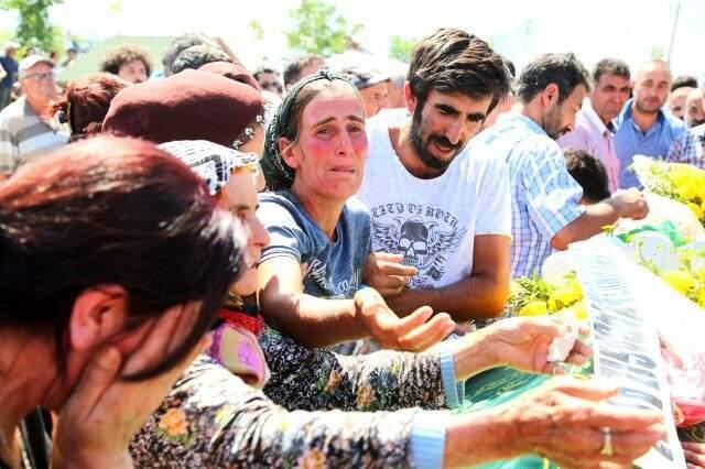 Ayaz ve Nupelda gözyaşlarıyla toprağa verildi