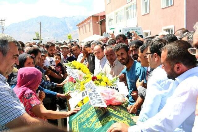 Ayaz ve Nupelda gözyaşlarıyla toprağa verildi